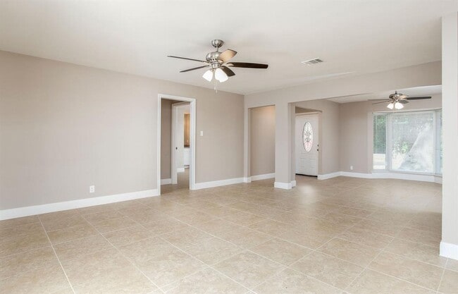 Building Photo - 24326 Pine Canyon Dr