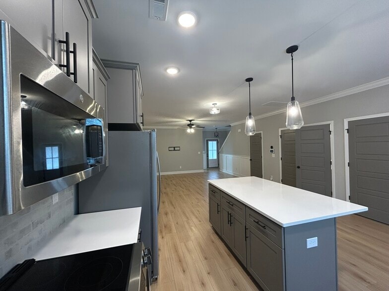 Building Photo - 163 Susan Lynn Dr