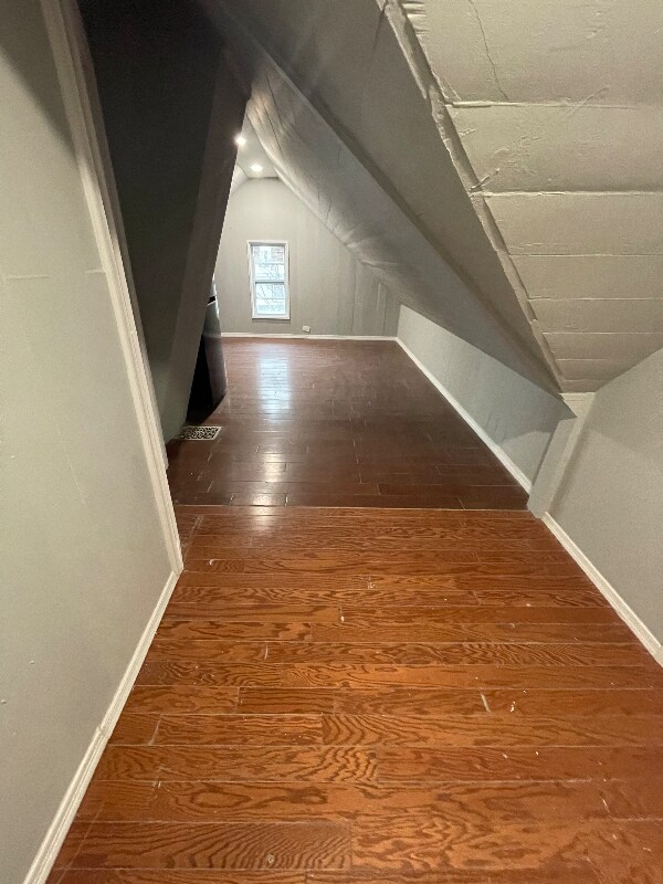 Building Photo - 595 William St