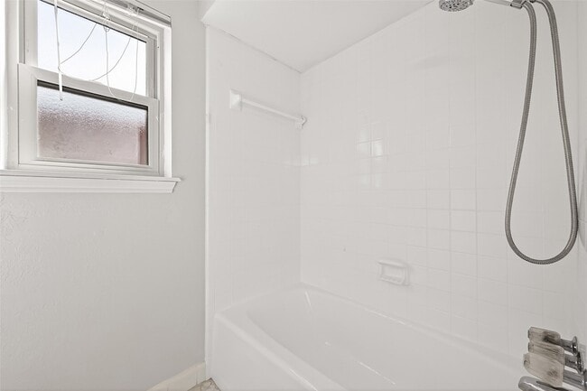 Building Photo - 6207 Claridge Dr