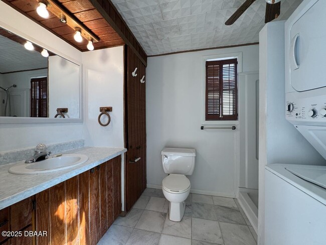 Building Photo - 543 Jacobsen Ave