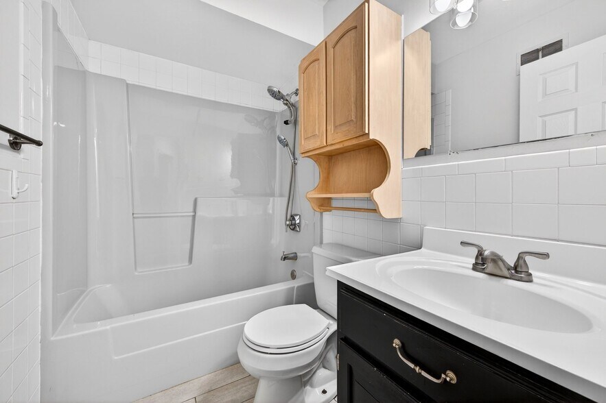 Building Photo - 3945 Crosby Dr