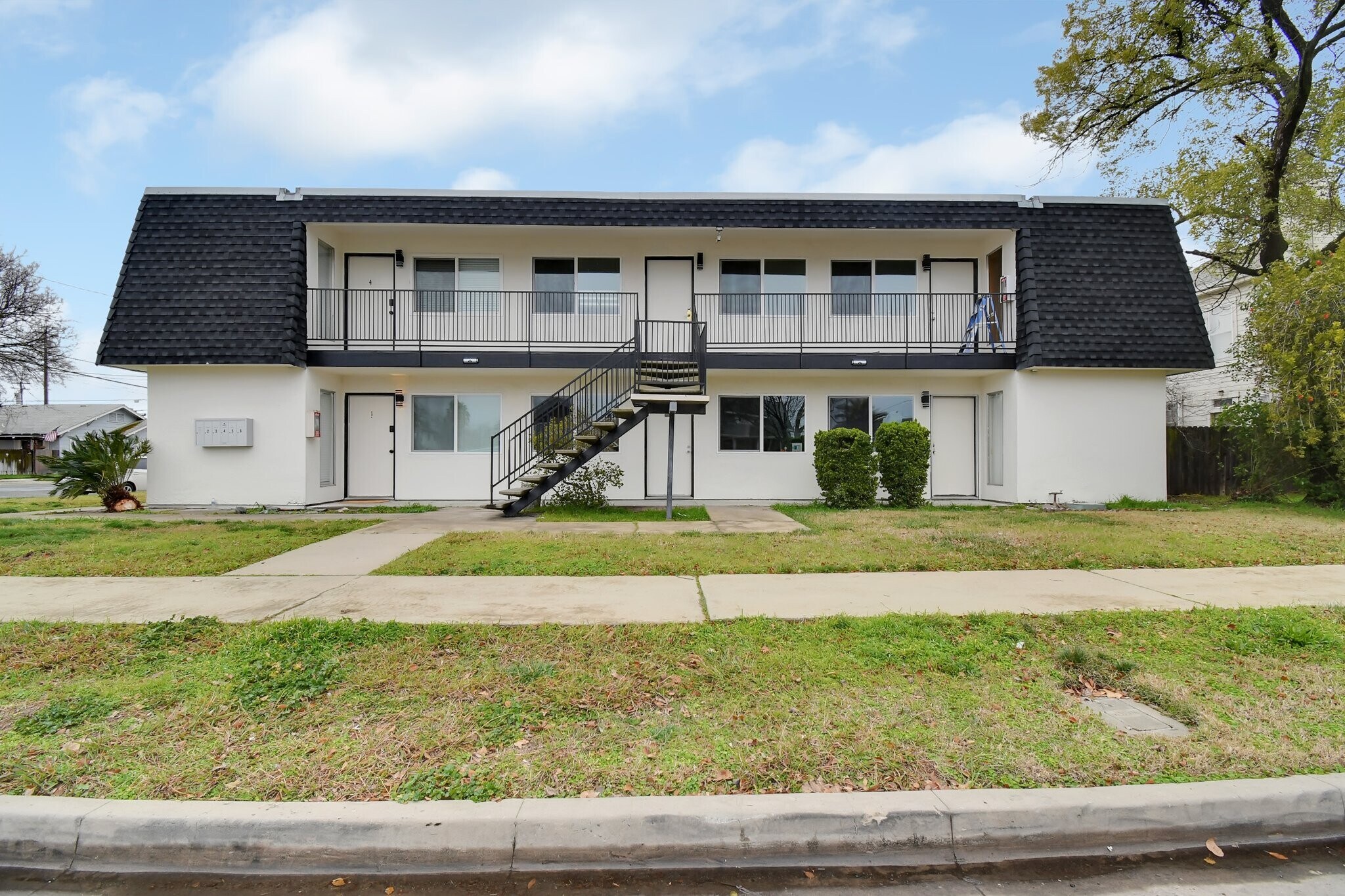 Building Photo - 1104 F St