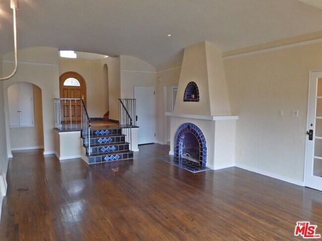 Building Photo - 1621 Silverwood Terrace