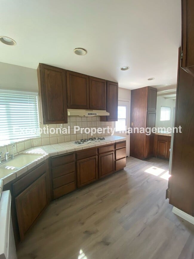 Building Photo - Great 4 bedroom 2 bath single story home