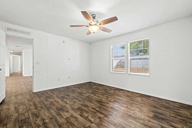Building Photo - 10503 Marina Way