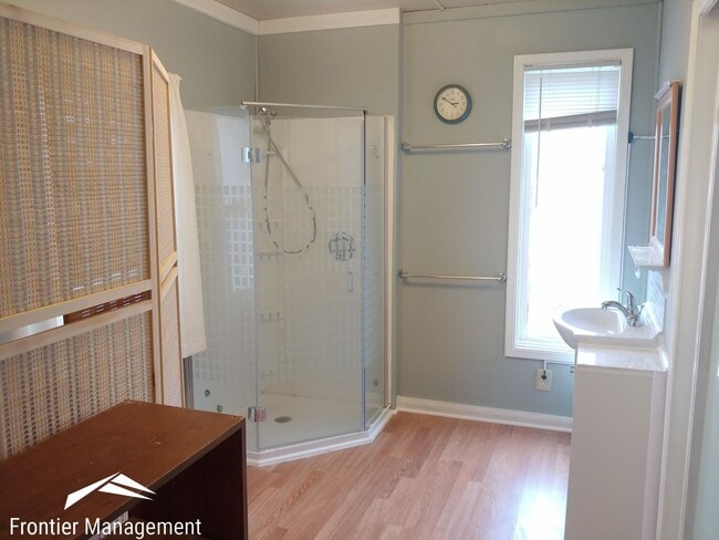 Building Photo - Spacious, Updated 3 Bedroom Home on the West Side of Town. Schedule a Showing Today!