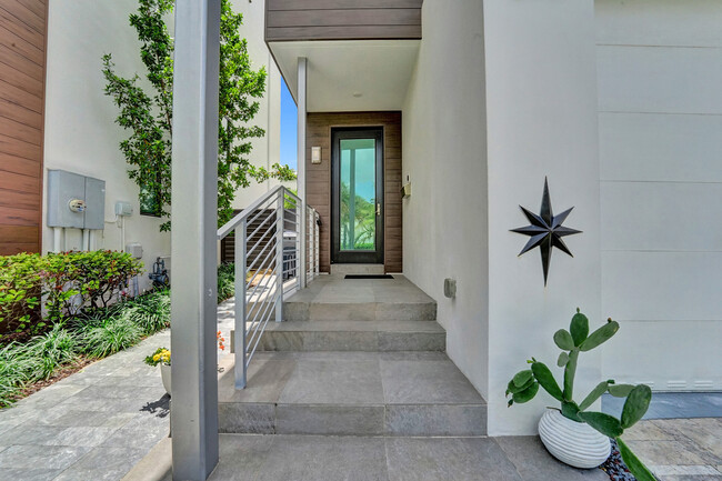 Front entrance - 340 Balboa St