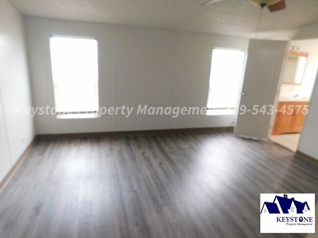 Building Photo - 710 S Walton Dr