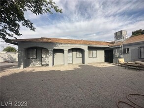 Building Photo - Downtown Studio
