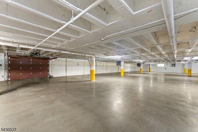 Building Photo - 415 Claremont Ave