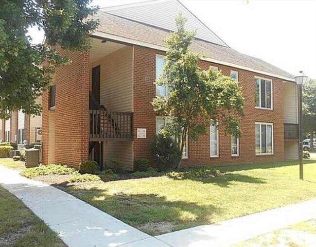 Building Photo - 123 Hampton Club Dr