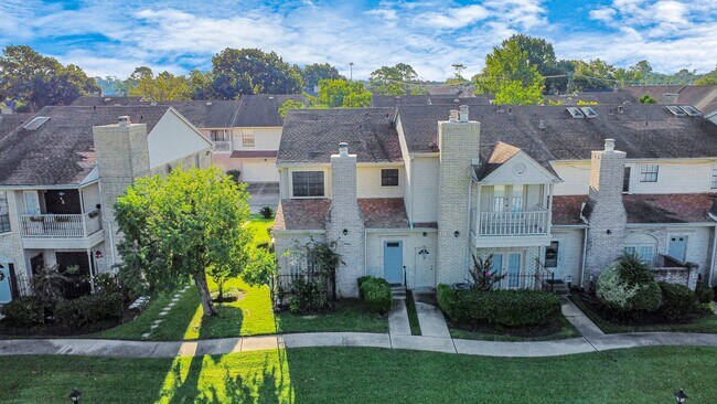 Building Photo - 800 Country Pl Dr