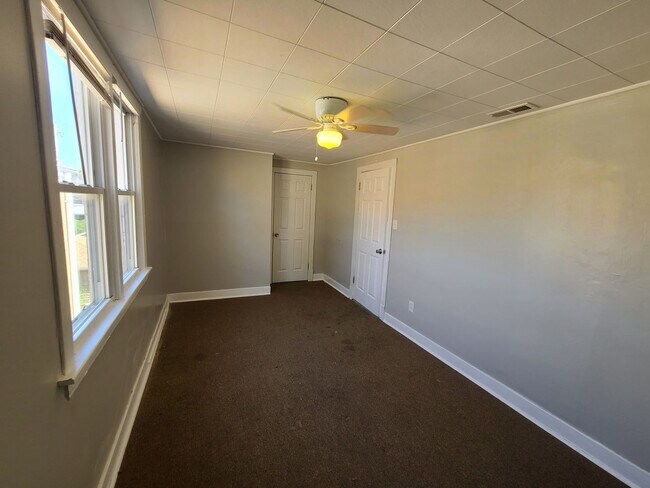 Building Photo - 6035 S Karlov Ave