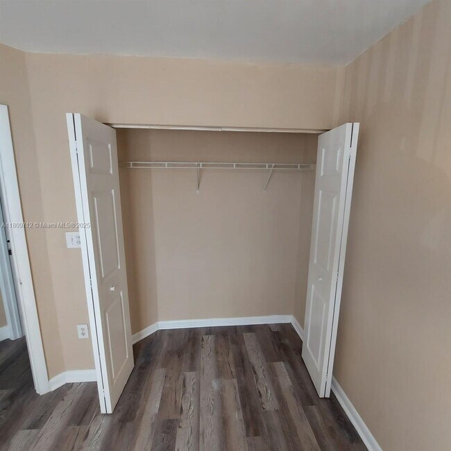 Building Photo - 3208 San Remo Cir