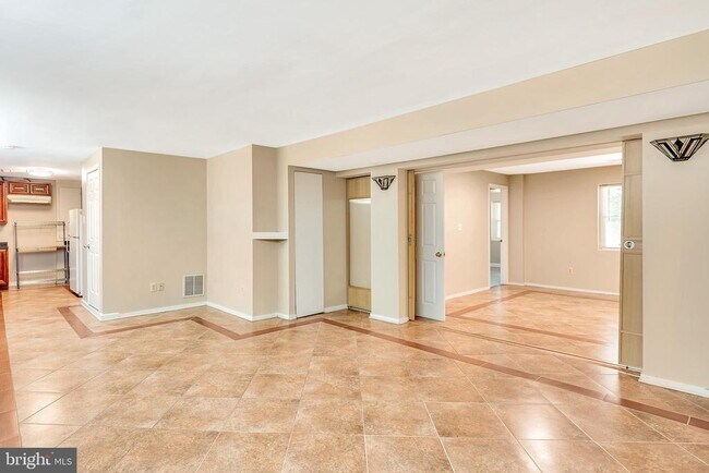 Building Photo - 21102 Raintree Ct