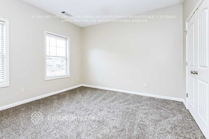Building Photo - 2175 Black Pebble Cir