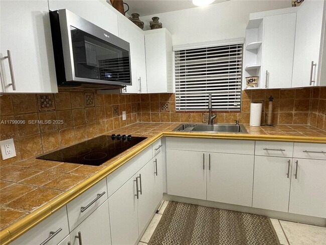 Building Photo - 63 NW 51st Ave