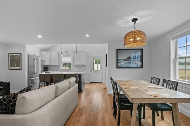 Building Photo - 34 E Bowery St