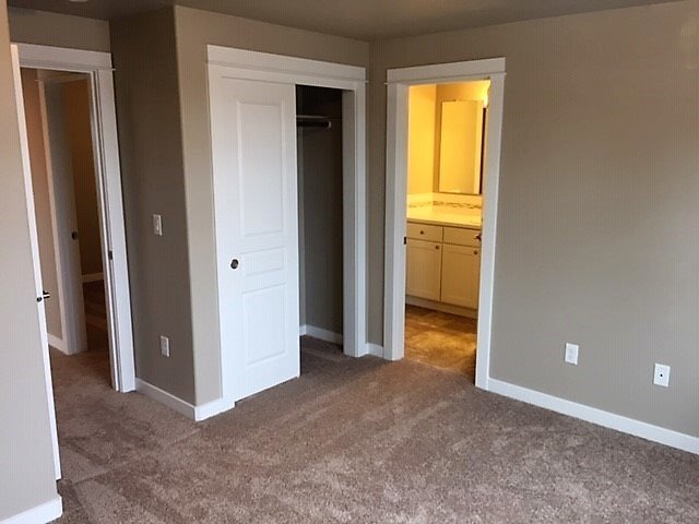 Building Photo - Spacious 3 Bed/2.5 Bath Single Family Home in Leehaven
