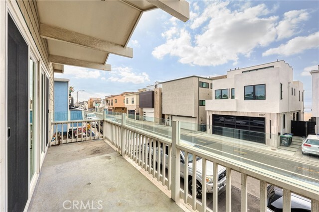 Building Photo - 5012 Seashore Dr