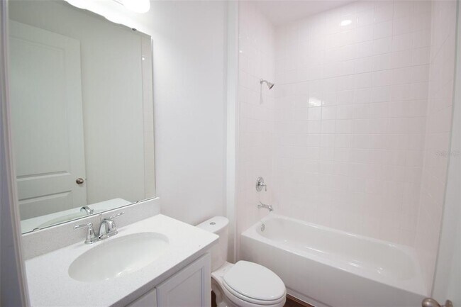 Building Photo - 2370 Lancashire St