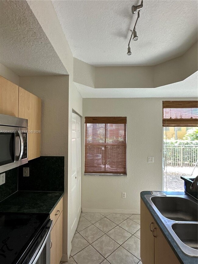 Building Photo - 4952 Tradewinds Ter