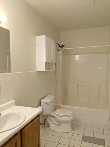 Building Photo - 15 Pearl St