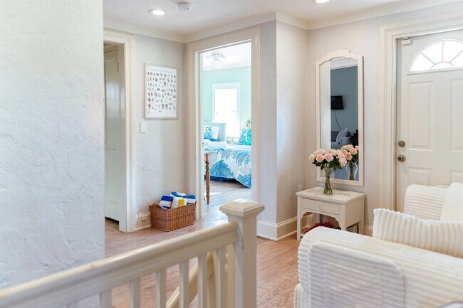 Building Photo - 519 28th St