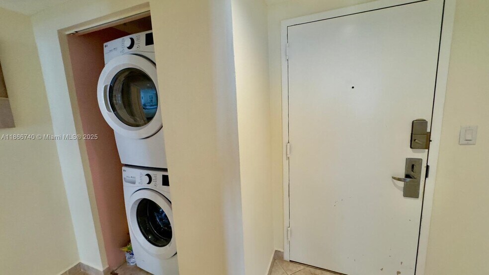 Building Photo - 17375 Collins Ave