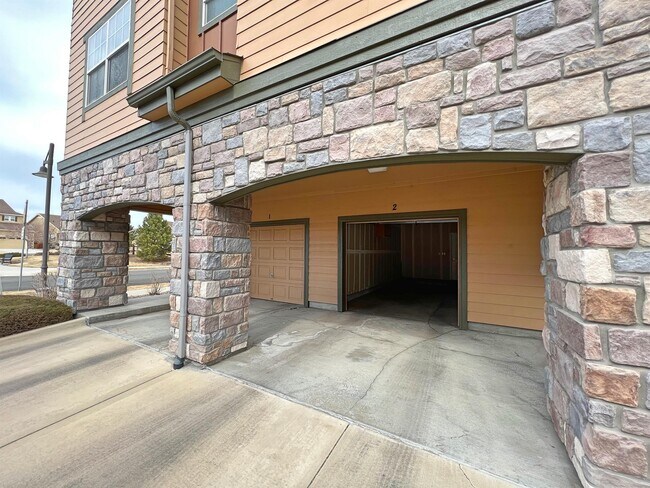 Building Photo - 8420 Canyon Rim Trail