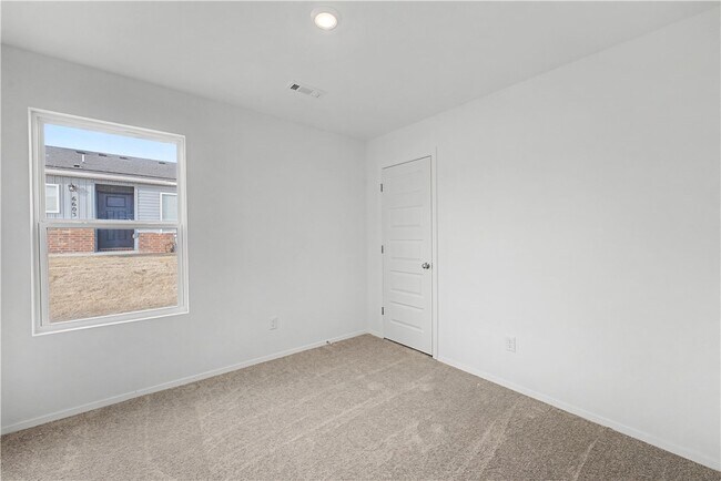 Building Photo - 6605 SW Devotion Ave