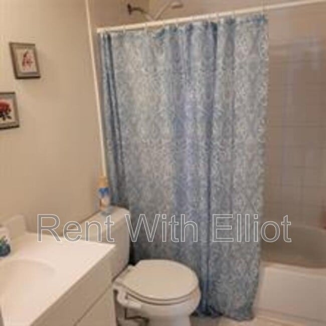 Building Photo - 7173 Orange Dr