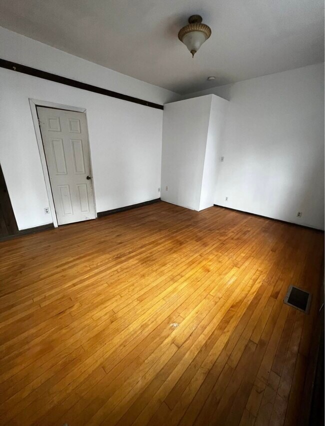 Building Photo - 72 Prospect St