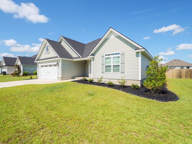 Building Photo - 3960 Landings Cir