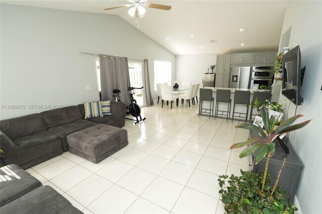 Building Photo - 3460 NW 21 St