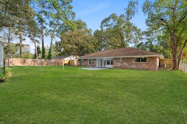 Building Photo - 18049 Martin Dr