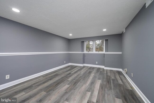 Building Photo - 108 Kenwood Dr