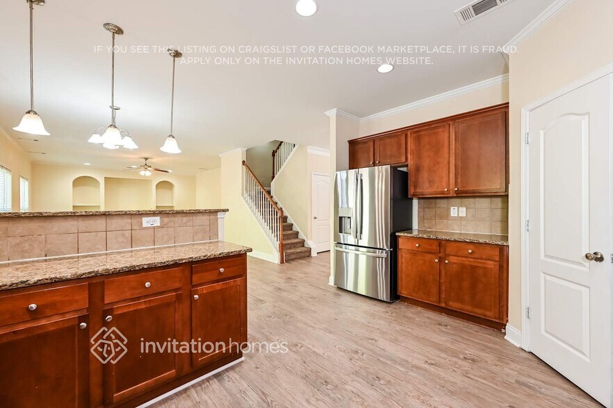 Building Photo - 2116 Leafmore Ct SE