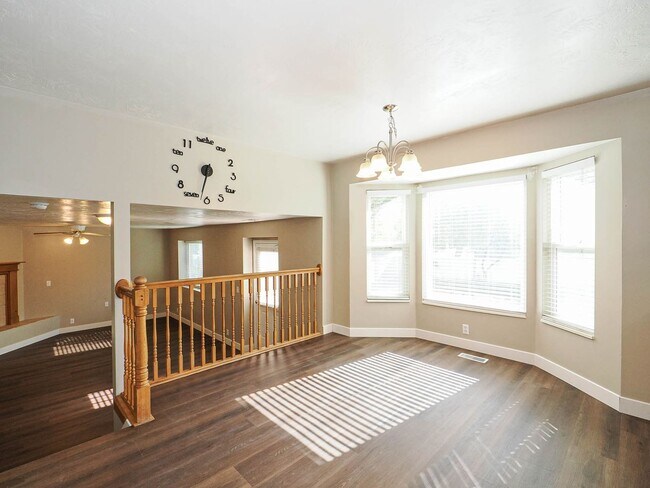 Building Photo - Beautiful House in West Jordan