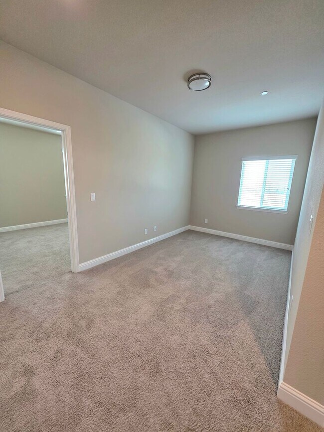 Building Photo - 846 Congaree Ln