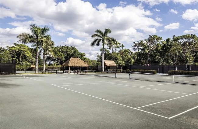 Tennis courts - 270 Naples Cove Dr