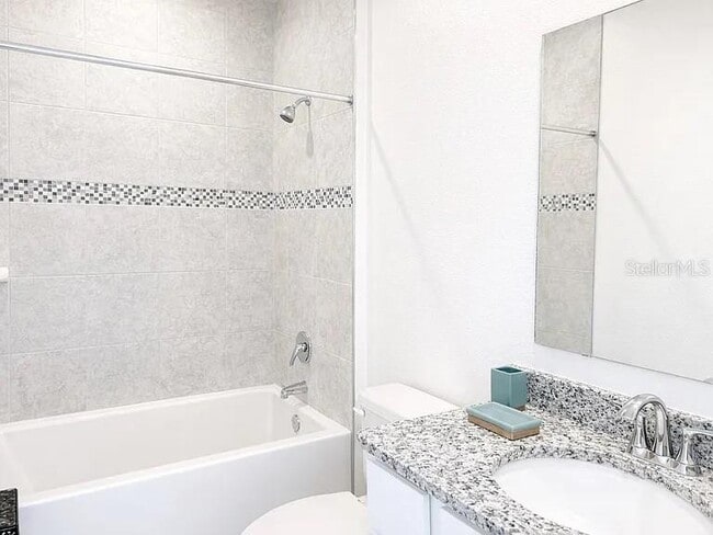 Building Photo - 15 Ramblewood Dr