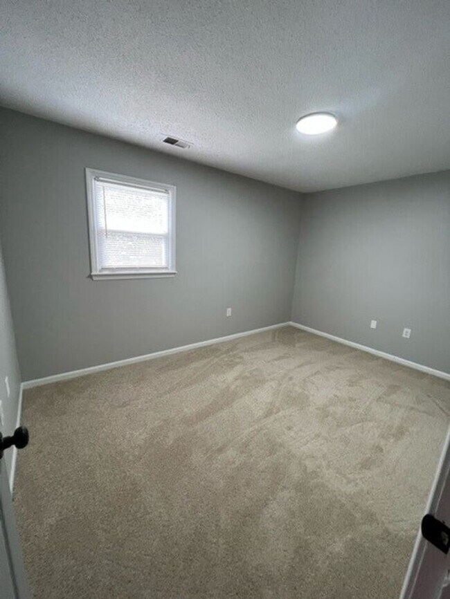 ***FIRST MONTH FREE*** Newly remodeled 2 b... 101 E Terrace Dr Easley