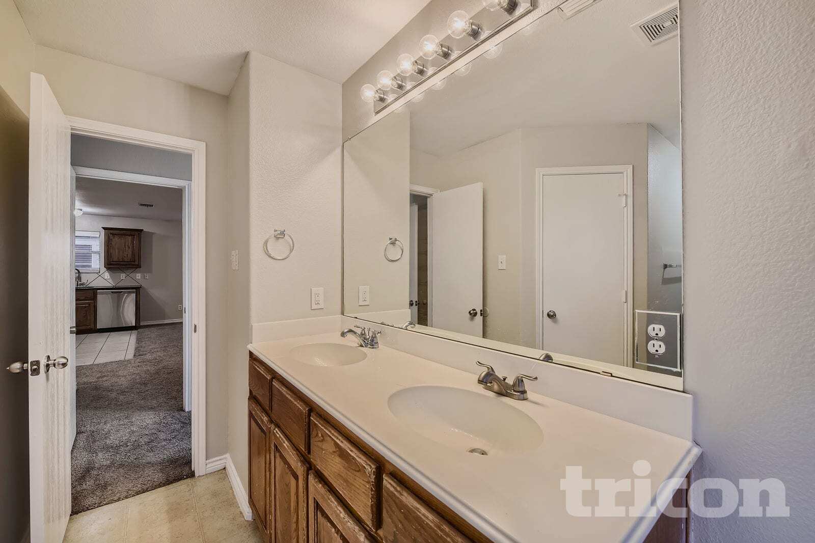 Building Photo - 12713 Carpenter Ln