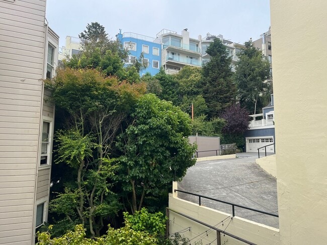 Building Photo - Rare opportunity to live on San Francisco'...