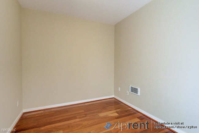 Building Photo - 1 br, 1 bath Condo - 3090 Glascock St, Oak...