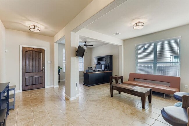 Building Photo - 19433 Colgin Dr