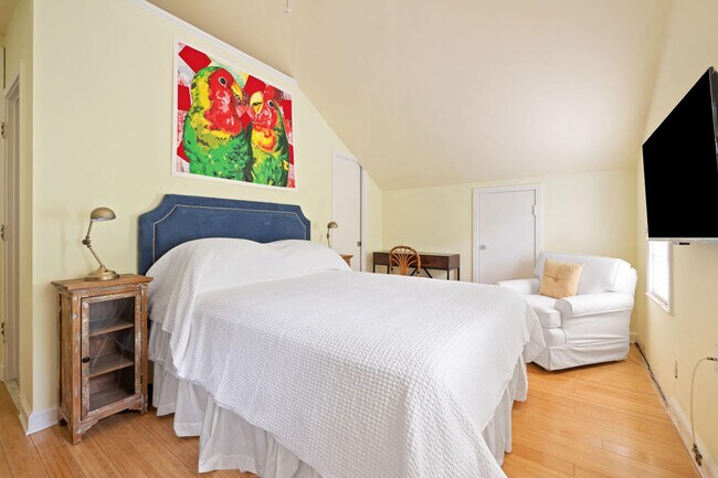 Building Photo - 353 Seaspray Ave
