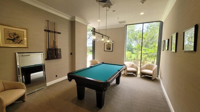 Building Photo - 2480 Presidential Way